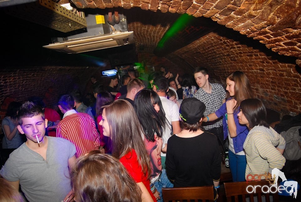 Party incendiar în Escape, 