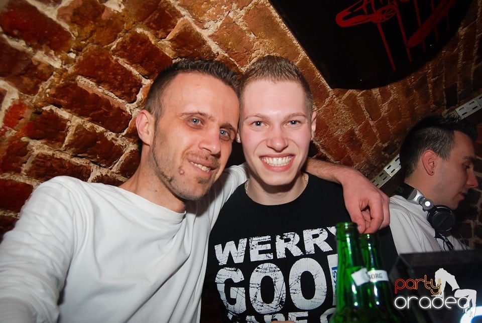 Party incendiar în Escape, 