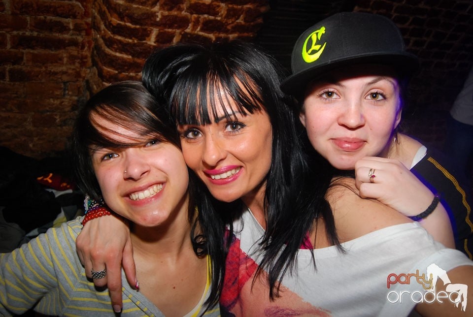 Party incendiar în Escape, 