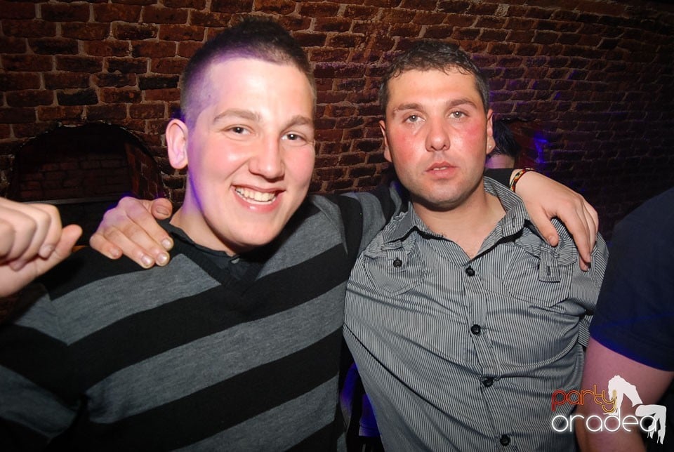 Party incendiar în Escape, 