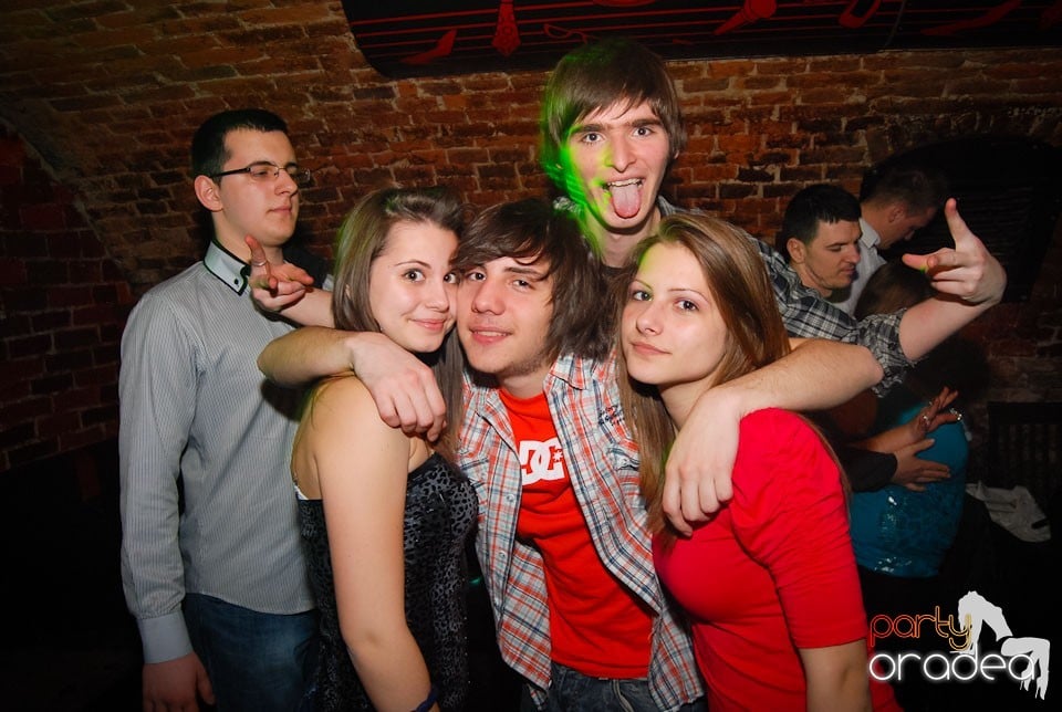 Party incendiar în Escape, 