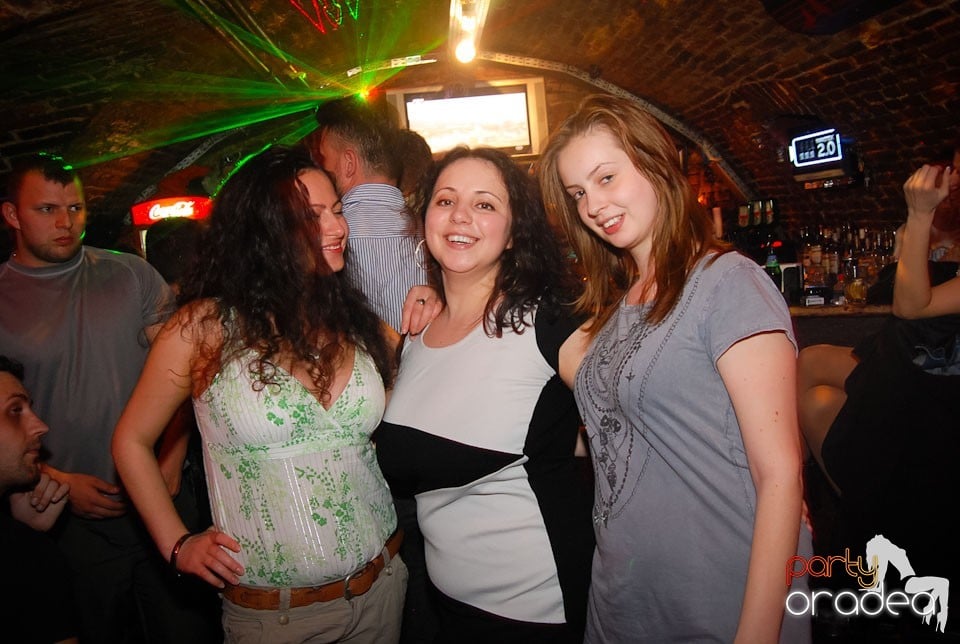 Party incendiar în Escape, 