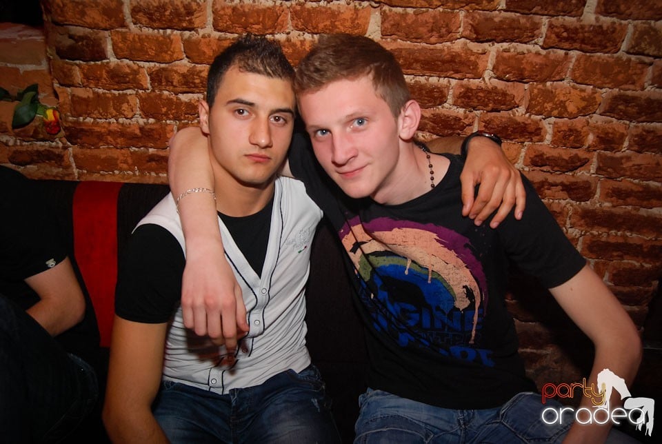 Party incendiar în Escape, 