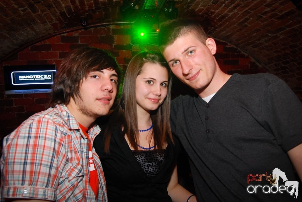 Party incendiar în Escape, 