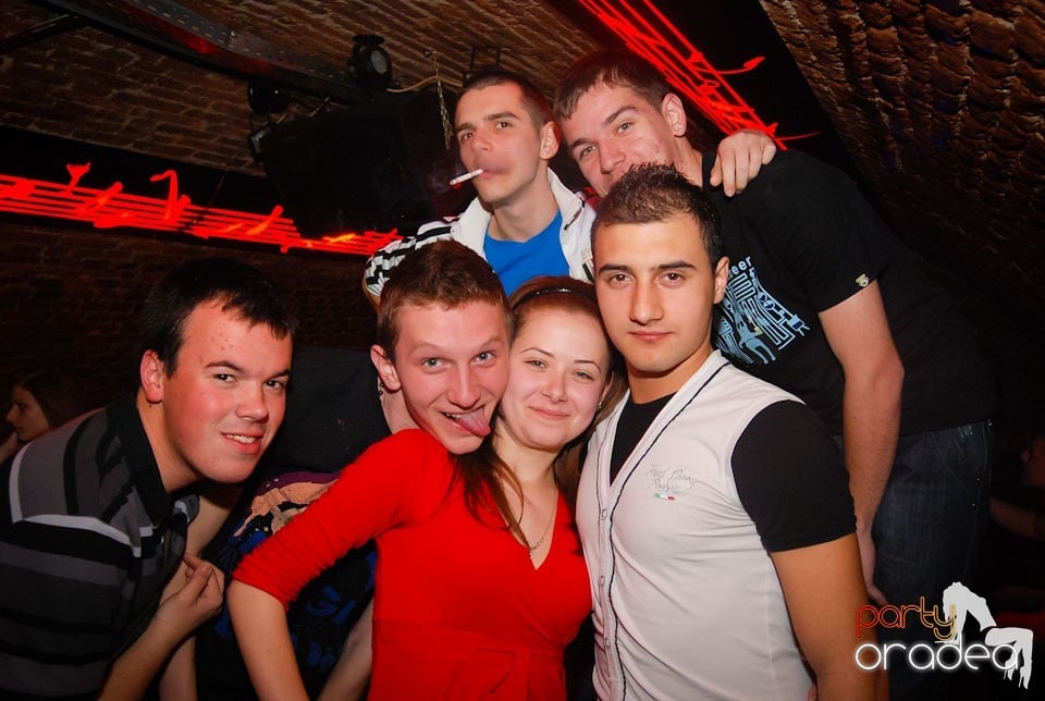 Party incendiar în Escape, 