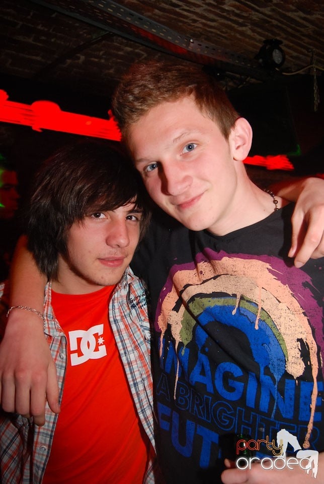 Party incendiar în Escape, 