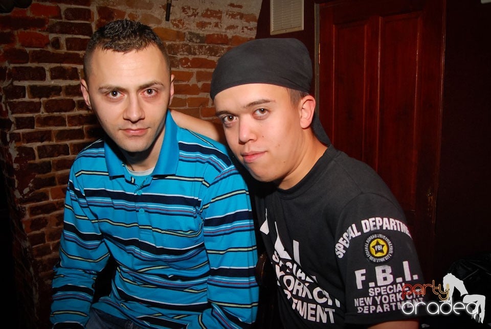 Party incendiar în Escape, 