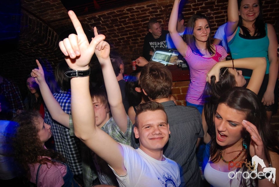 Party incendiar în Escape, 