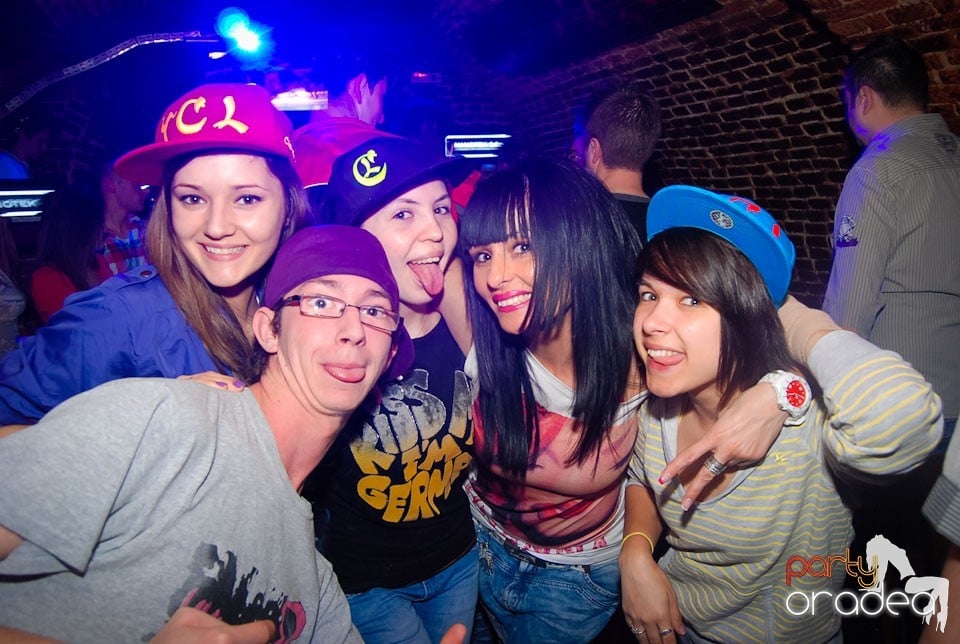 Party incendiar în Escape, 