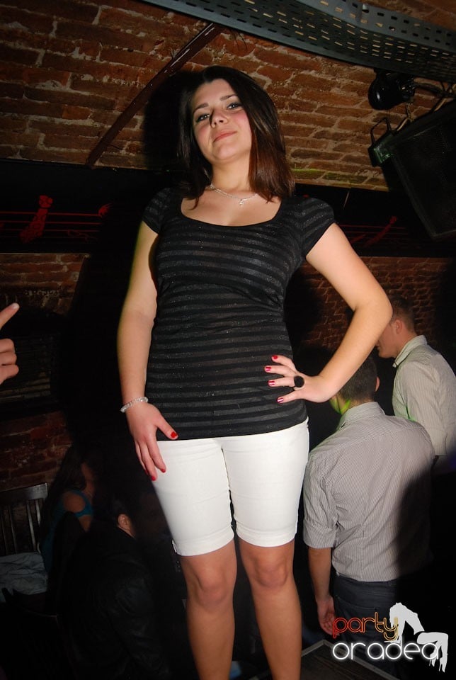 Party incendiar în Escape, 