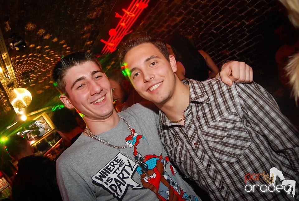 Party incendiar în Escape, 