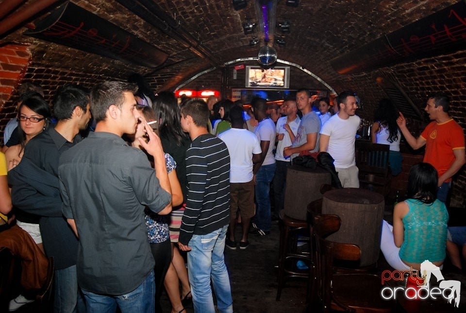 Party Time @ Club Escape, 