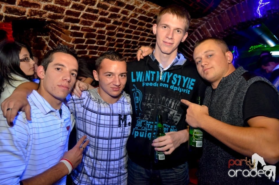 Party Time @ Club Escape, 