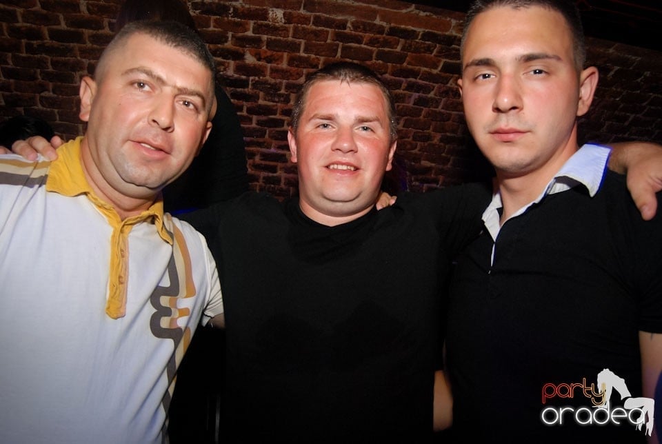 Party Time @ Club Escape, 