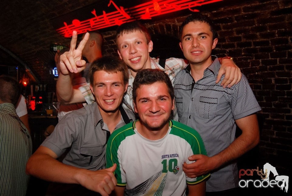 Party Time @ Club Escape, 