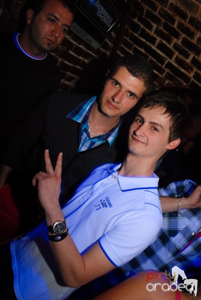 Party Time @ Club Escape, 