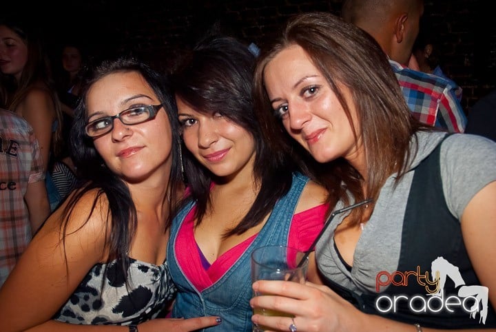 Party time în Club Escape, 