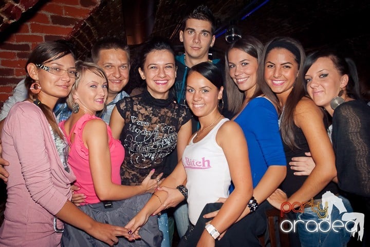 Party time în Club Escape, 