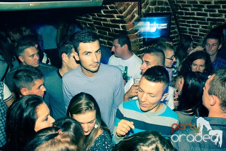 Party time în Club Escape, 