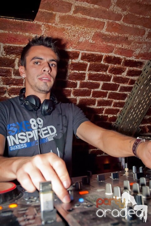 Party time în Club Escape, 