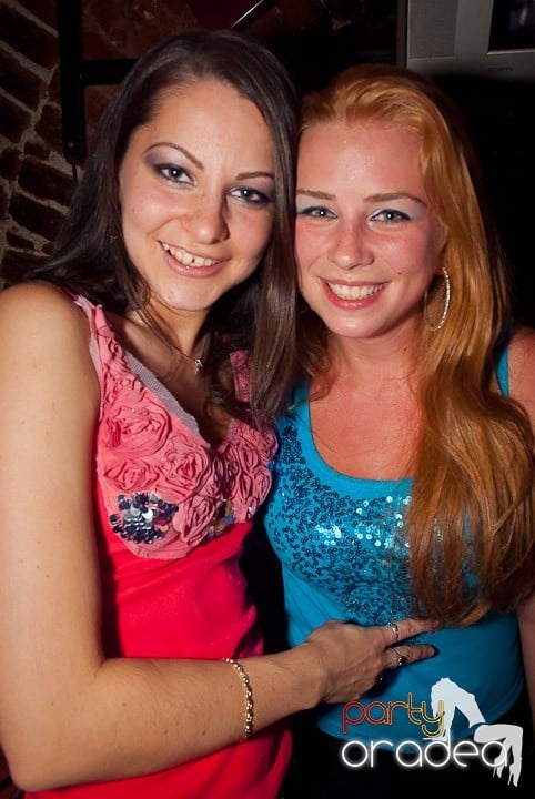 Party time în Club Escape, 