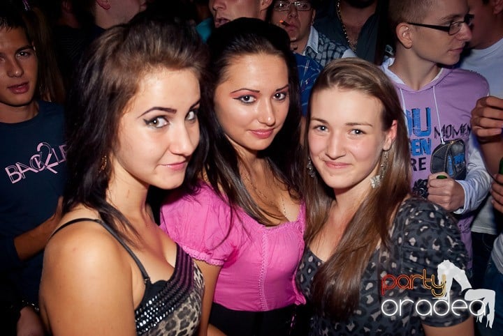 Party time în Club Escape, 