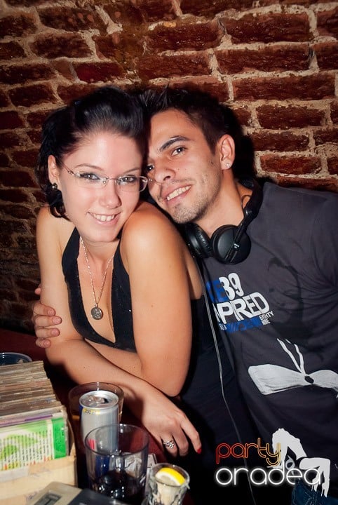 Party time în Club Escape, 