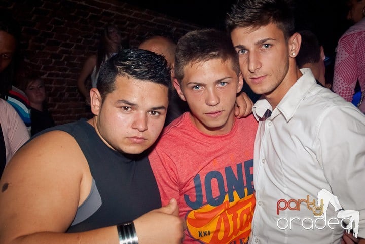 Party time în Club Escape, 