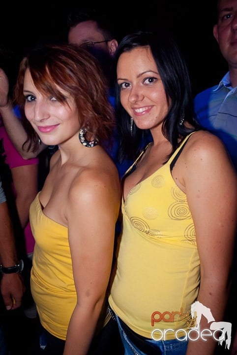 Party time în Club Escape, 