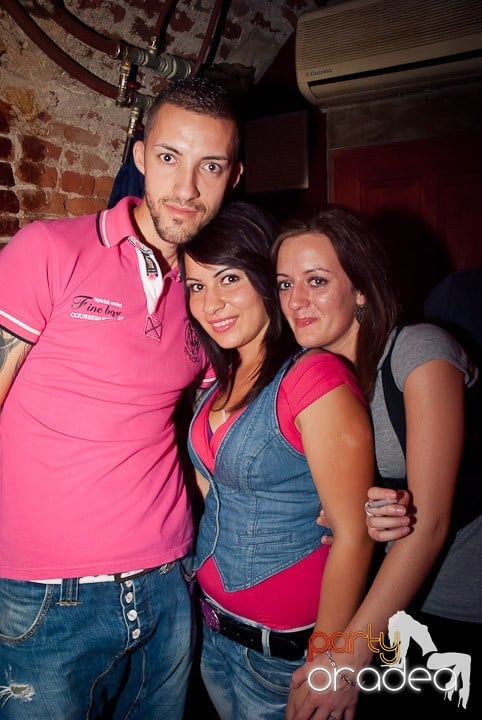 Party time în Club Escape, 