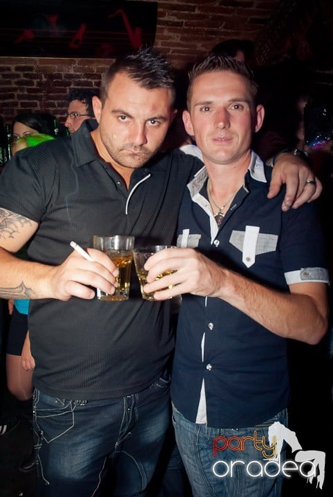 Party time în Club Escape, 