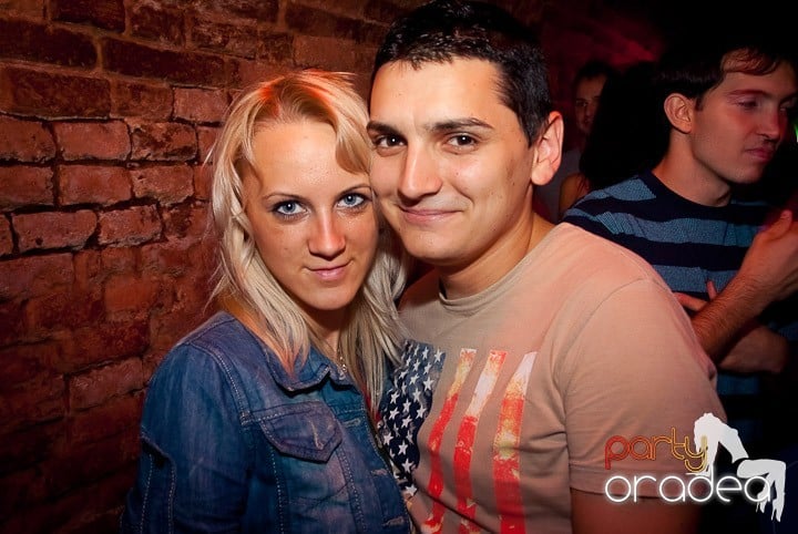 Party time în Club Escape, 