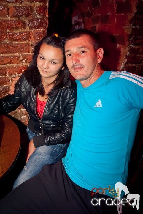 Party time în Club Escape, 