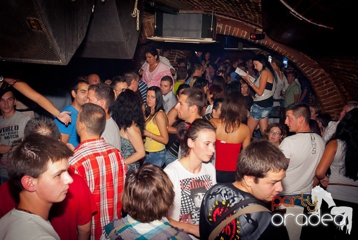 Party time în Club Escape, 