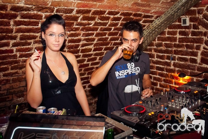 Party time în Club Escape, 