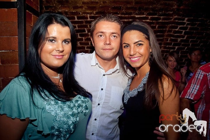 Party time în Club Escape, 