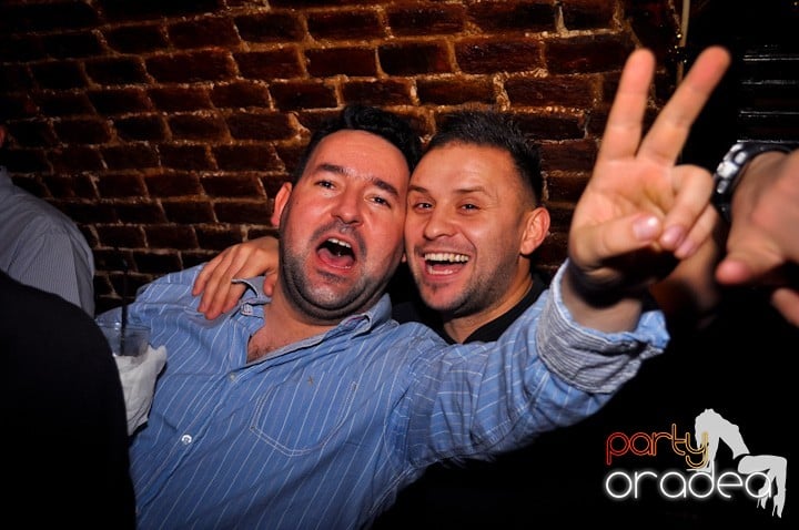 Party Time în Escape, 