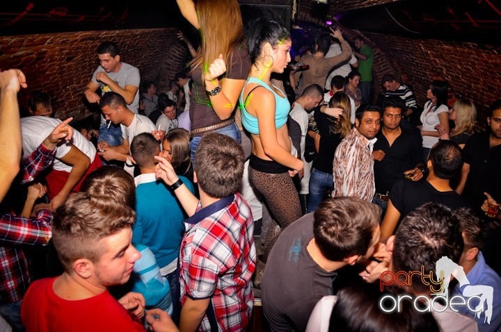 Party Time în Escape, 