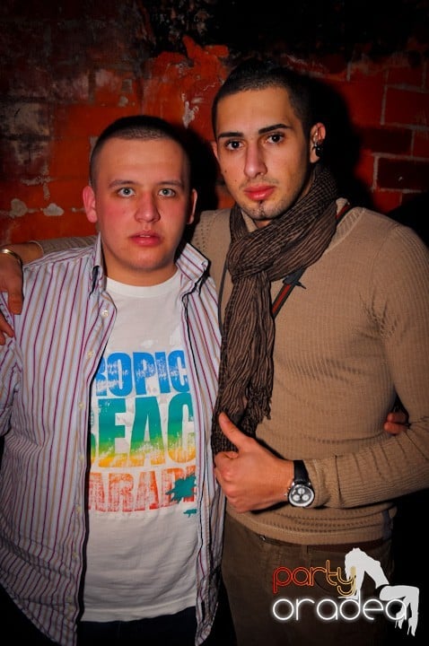 Party Time în Escape, 