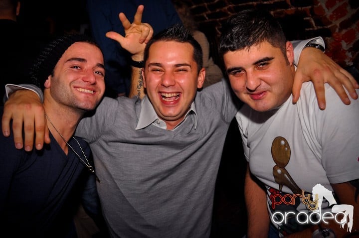 Party Time în Escape, 