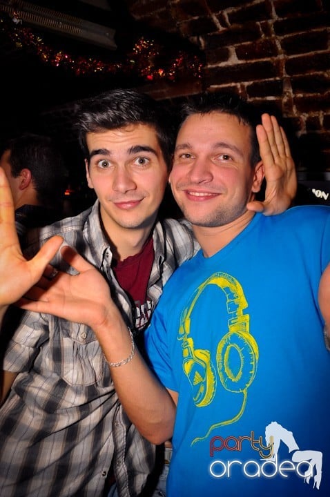 Party Time în Escape, 