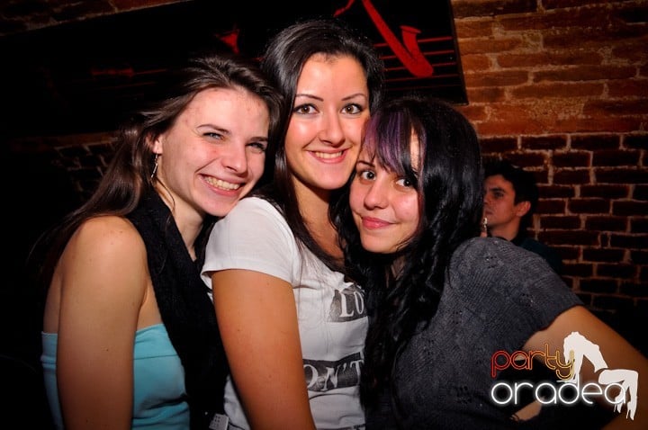 Party Time în Escape, 