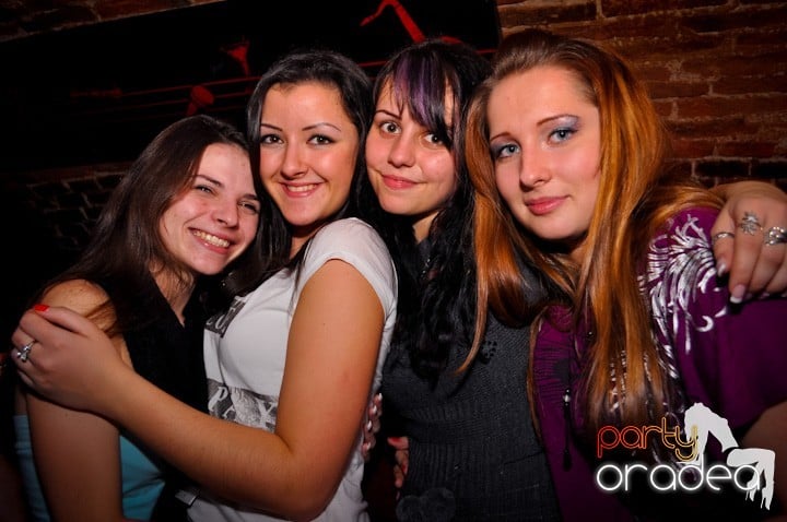 Party Time în Escape, 