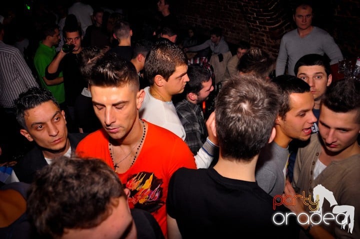 Party Time în Escape, 