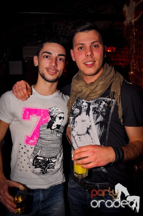 Party Time în Escape, 