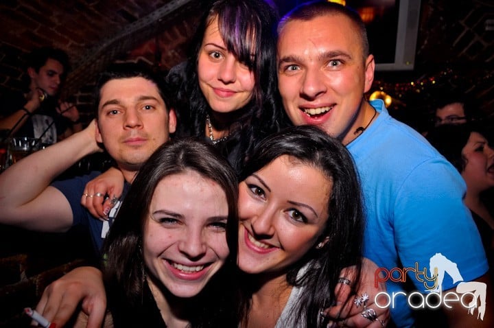 Party Time în Escape, 