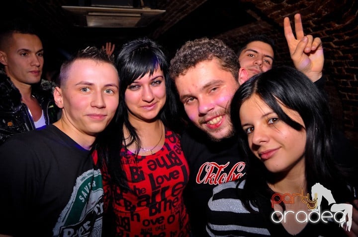 Party Time în Escape, 