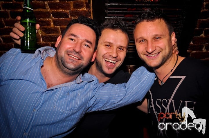 Party Time în Escape, 