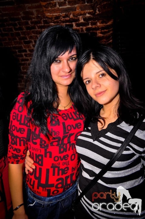 Party Time în Escape, 