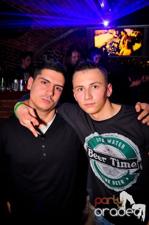 Party Time în Escape, 